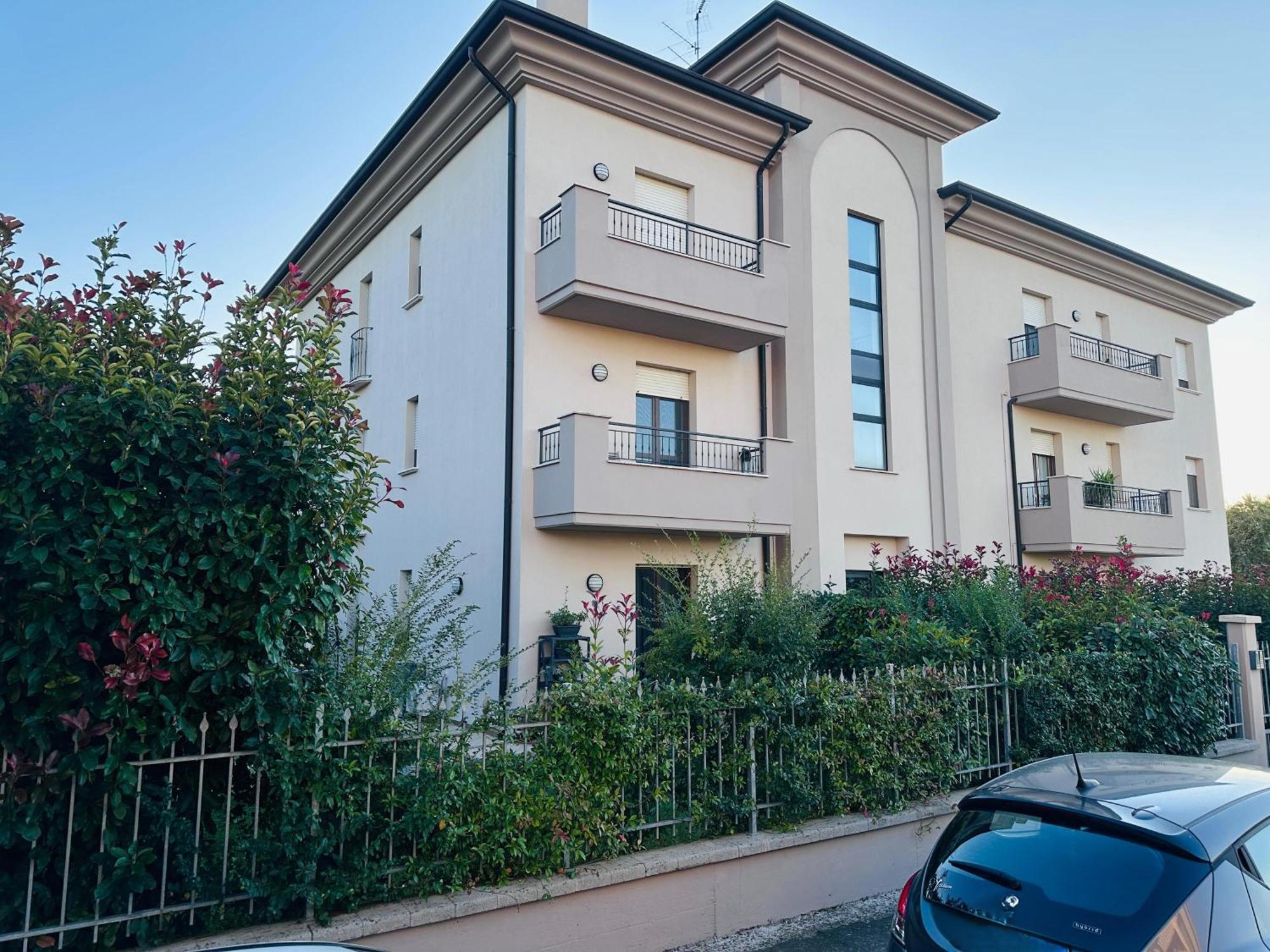Mantova Open Hill Apartment ภายนอก รูปภาพ